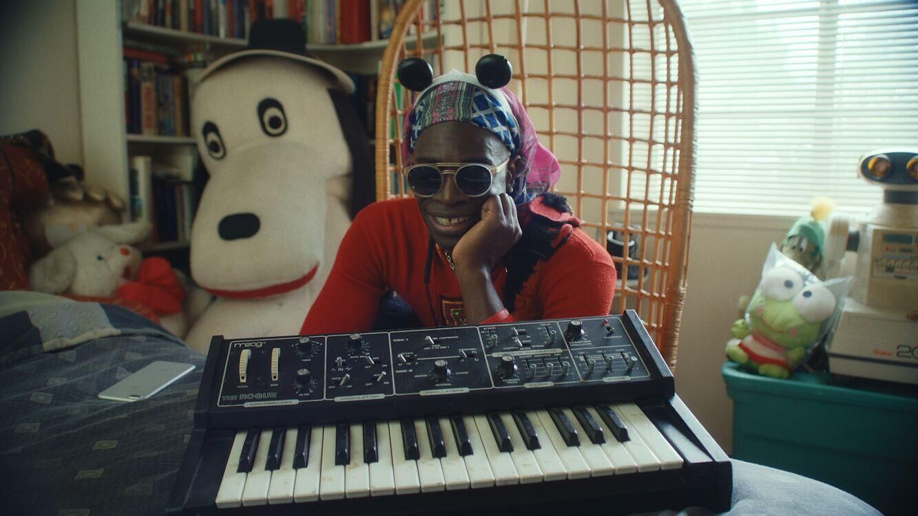 Previously Unreleased: Swamp Dogg Gets His Pool Painted