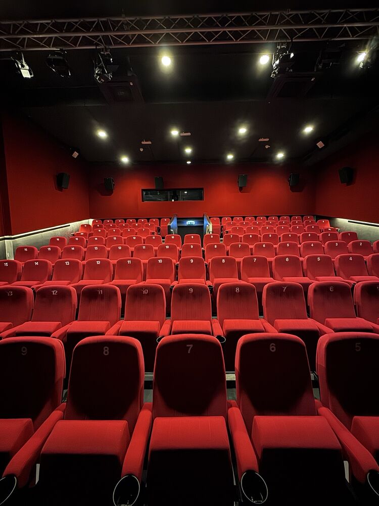 We hebben nieuwe bioscoopstoelen!