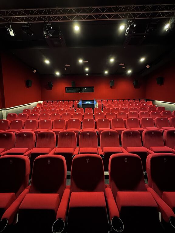 We hebben nieuwe bioscoopstoelen!